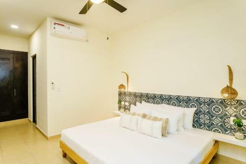 Garden Terrace Condo Plus Bikes Available & Pool Onsite
