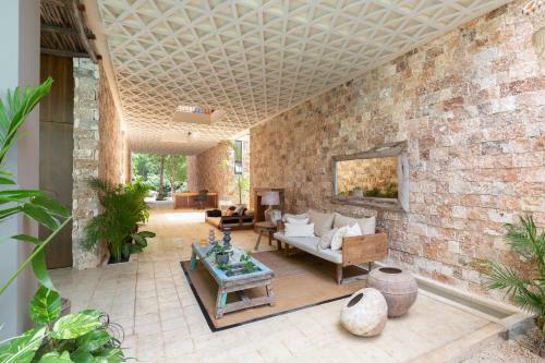 Unique And Exclusive 2 Apartments In 1 Awesome Complex Pool And Amenities