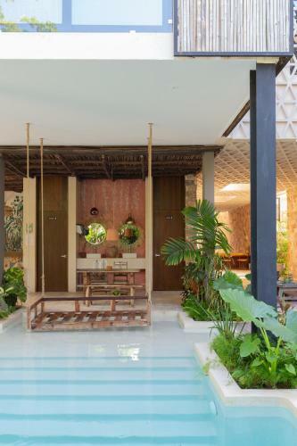 Unique And Exclusive 2 Apartments In 1 Awesome Complex Pool And Amenities