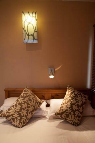 Hostal Garfield Guest House