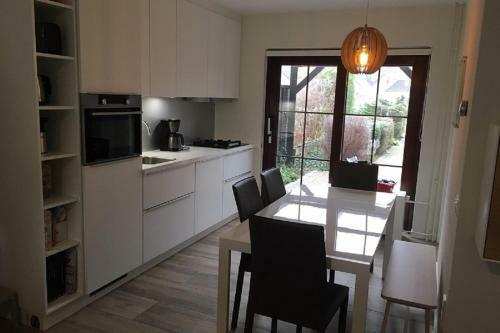 Dune, Spaanse Galeienstraat 17