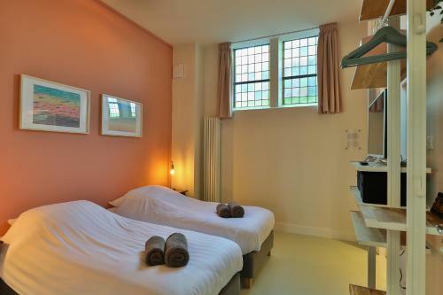 Villa Church Conversion For A Unique Stay And Experience
