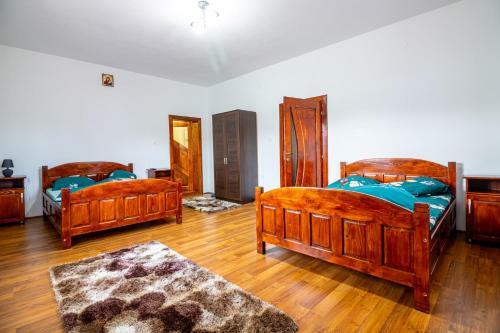 Hostal Pensiunea Day & Deny
