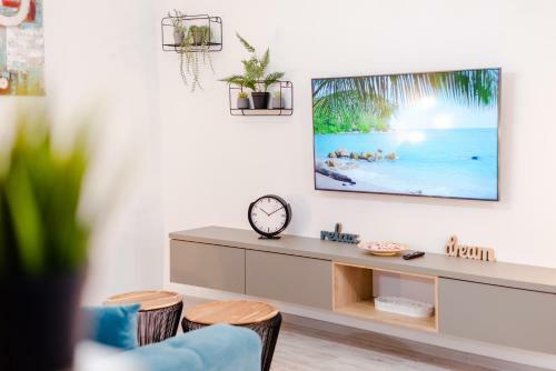 Summer Quantum Valentine's Apartment