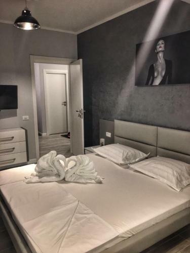 Arthemis Apartment