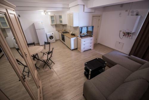 New Central Lake Apartment Mamaia Iaki