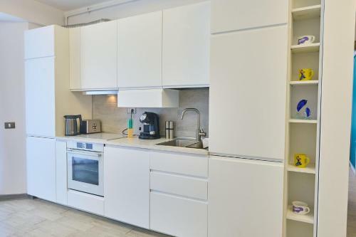 Crazy Sea View 2br Apartment Alezzi Spa Pools Parking