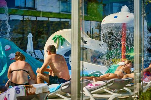Apartamento Paradise Sea View 2bd Apt Spa N Pools Alezzi Beach Resort