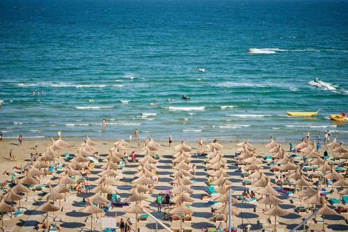 Apartamento Paradise Sea View 2bd Apt Spa N Pools Alezzi Beach Resort