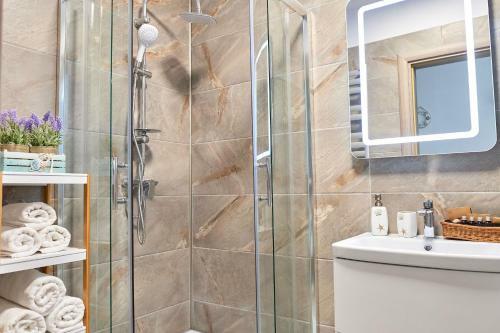 Sunshine 1 Br Apartment Spa N Pool Alezzi Beach Resort