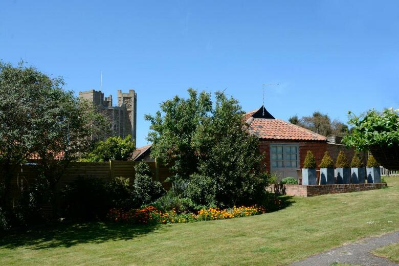 Hotel Crown And Castle