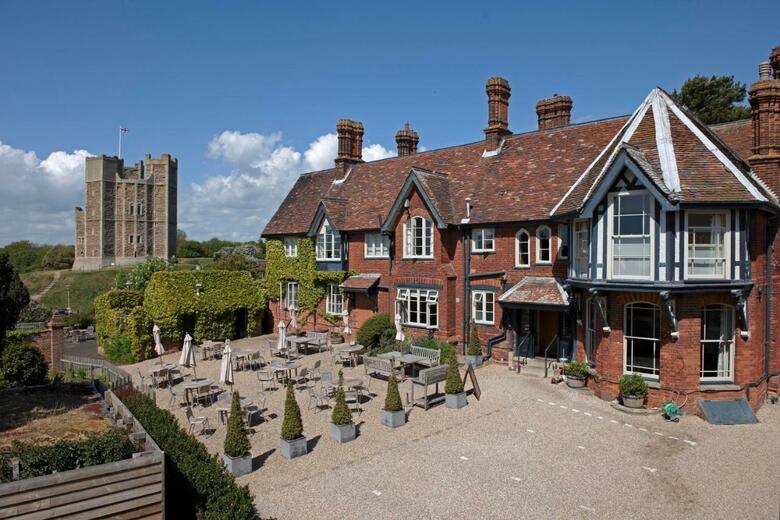 Hotel Crown And Castle