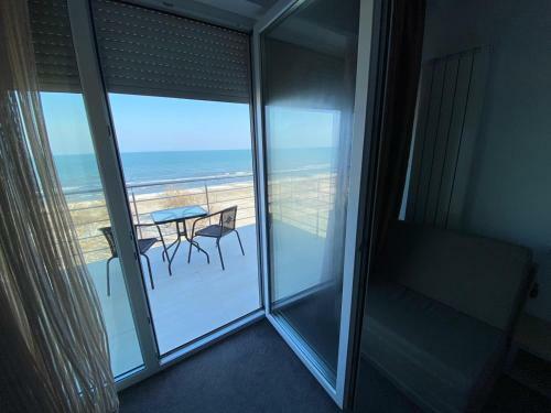 Hostal Ella By The Sea Residence