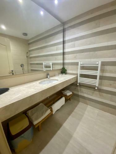 Hostal Ella By The Sea Residence