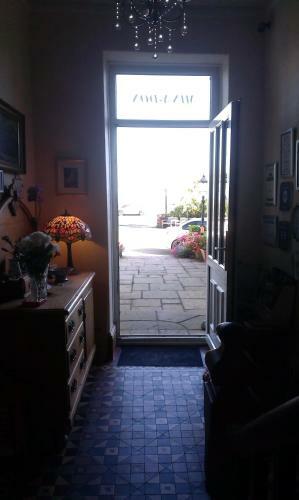 Bed & Breakfast Min Y Don Guest House