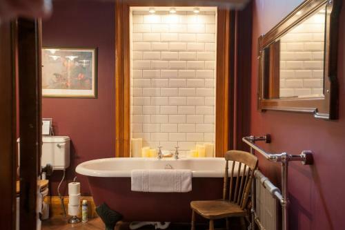 Hostal Cambo House