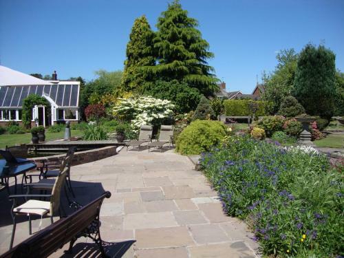 Hostal The Old Hall Country House