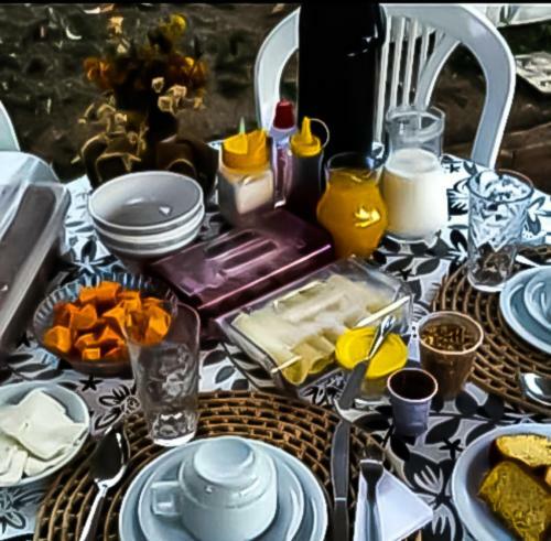 Hostel Yellow House Mg