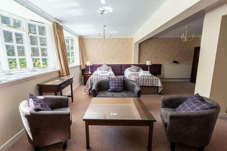 Albany Hotel