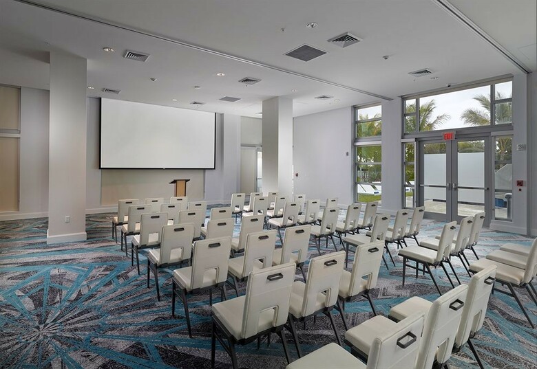 Hotel Courtyard By Marriott Miami Beach Oceanfront