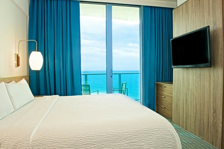 Hotel Courtyard By Marriott Miami Beach Oceanfront