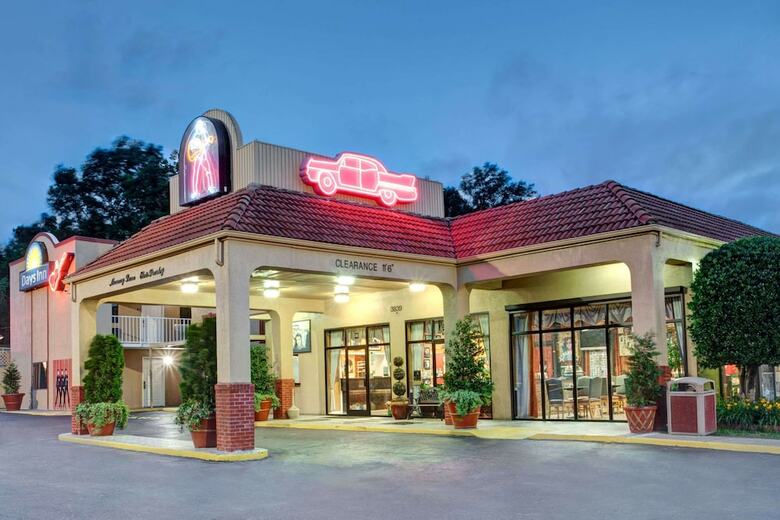 Hotel Days Inn Graceland