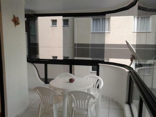 Apartamento Em Meia Praia, Itapema, Sc.