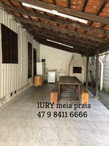 Casa 11 Pessoas, 5 Ar Split Meia Praia, 450m Praia