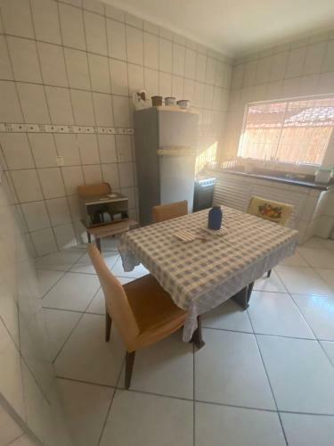 Casa Espa�osa No Guaruj� C/ 2 Dorm. E Churrasqueira
