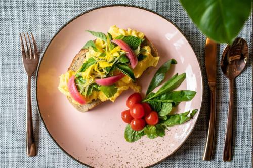 Bed & Breakfast Pinkprivate Sanur - Cool Adults Only