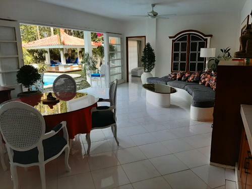 Sunkiss Villa By Yogya Tropicana