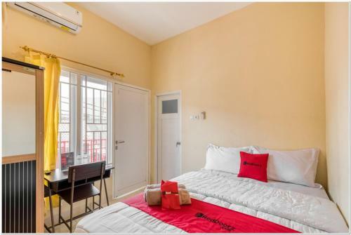 Hostal Reddoorz Near Ramai Mall Malioboro