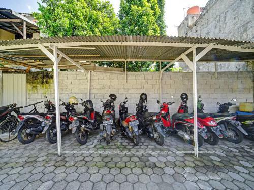 Hotel Oyo 90496 Izzi Ekslusif