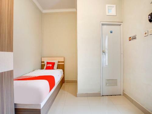 Hotel Vaccinated Staff - Oyo 90174 Ebarly Syariah