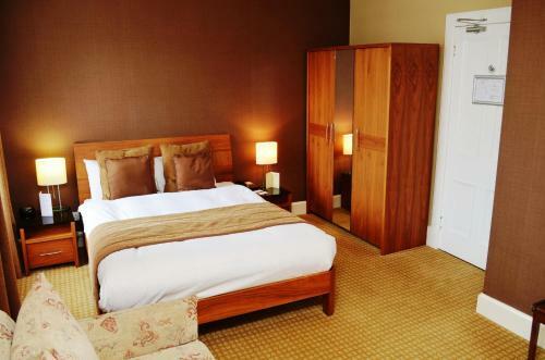 Royal Hotel