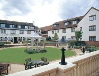 Hotel The Oxford Belfry - Qhotels