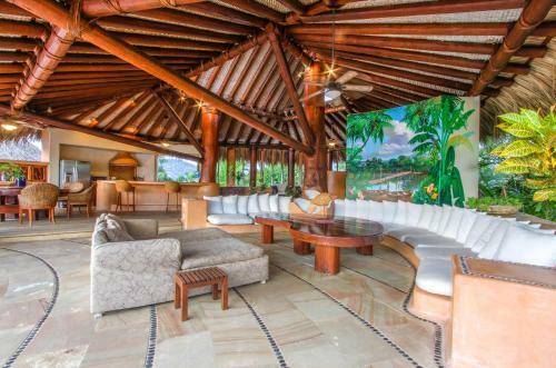 Villa Casa Paraiso, Beyond Compare In Zihuat!