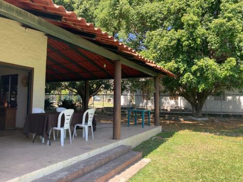 Casa Campestre Con Terraza Y Jard�n