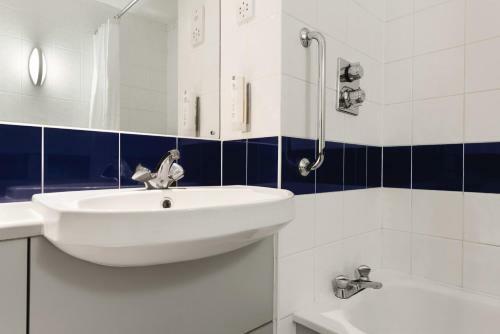 Days Inn Hotel Abington (glasgow)