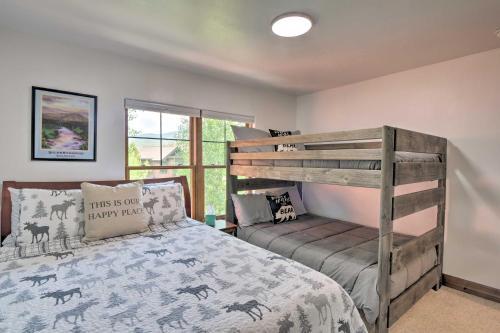 Updated Family Getaway With Hot Tub And Ski Shuttle!