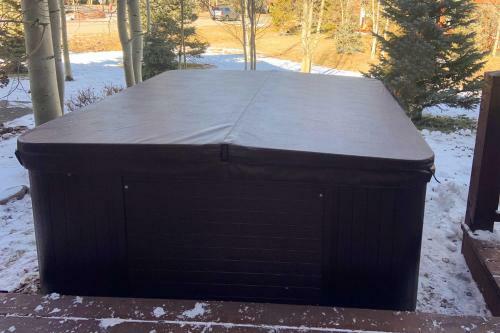 Updated Family Getaway With Hot Tub And Ski Shuttle!