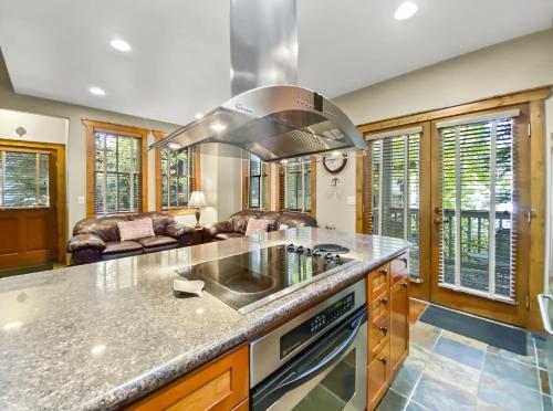 Ridge Street Chalet B Townhouse
