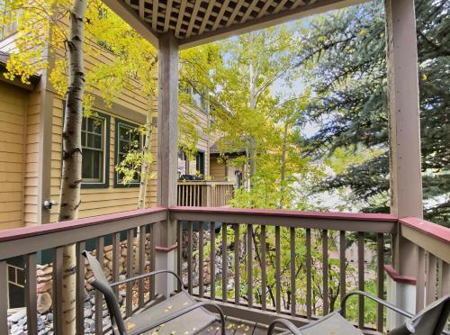 Ridge Street Chalet B Townhouse