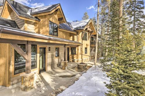 Luxe Breckenridge Home With 3 Fireplaces And View