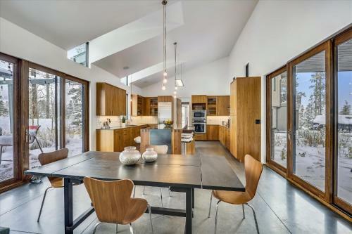 Modern Alpine Escape Home