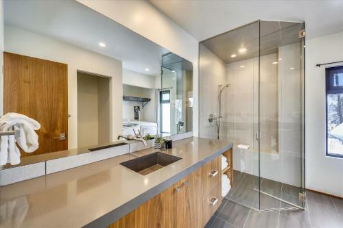 Modern Alpine Escape Home