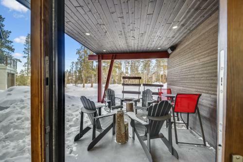 Modern Alpine Escape Home