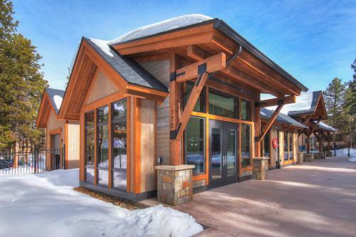 Snodallion Condo Great Breck Location