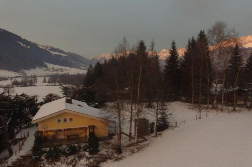 Gro�es Ferienhaus In Ruhiger Lage - Wlan B. 9 Per.