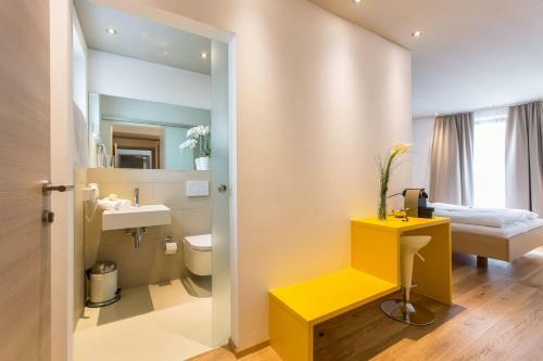 Room 4 & 5 Apartments